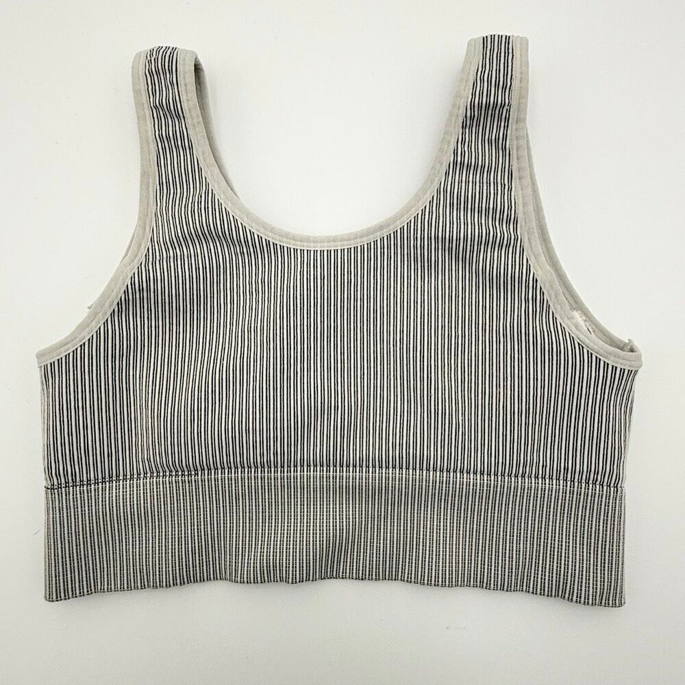 Size 3/4 Good American Seamless Ribbed Scoop Neck Sports Bra, Black and White No